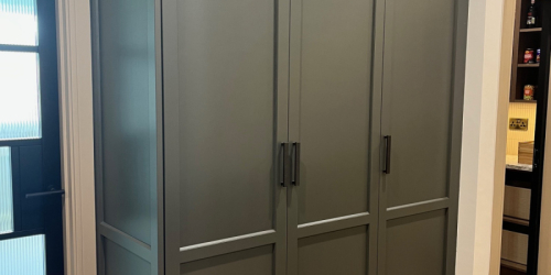RETRACTABLE-DOORS-PANTRY-1